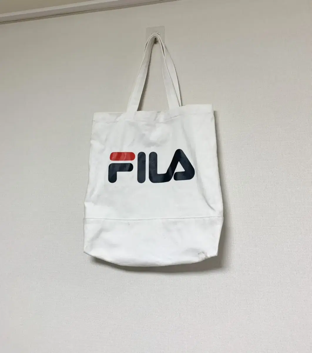 (글필독) 휠라 FILA 로고 화이트 에코백